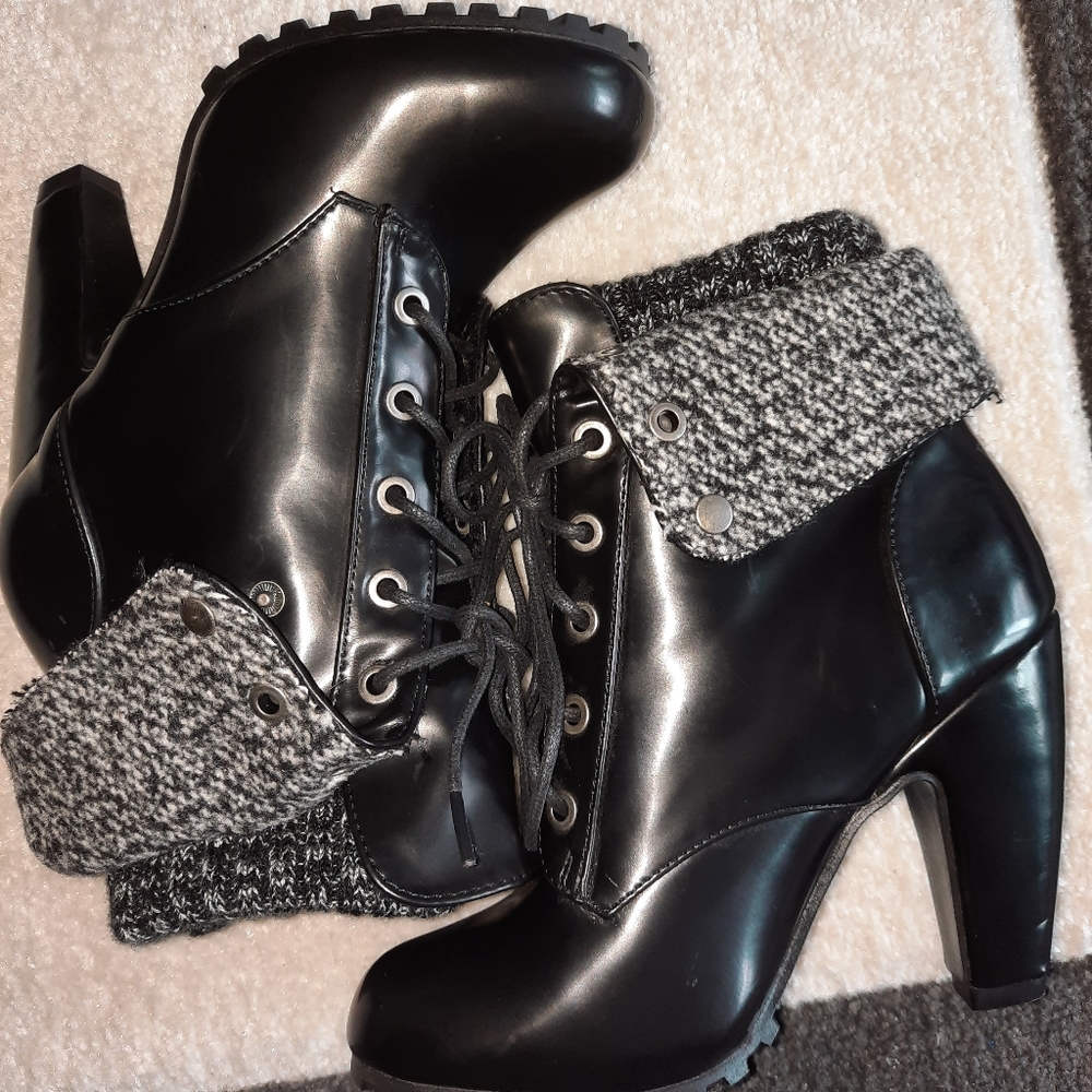 ANKLE BOOTS